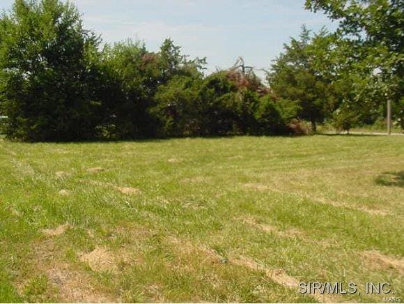 302 N State St, Sorento, IL 62086