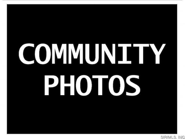 302 N State St, Sorento, IL 62086