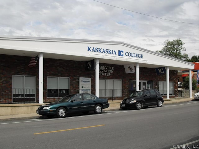 302 N State St, Sorento, IL 62086