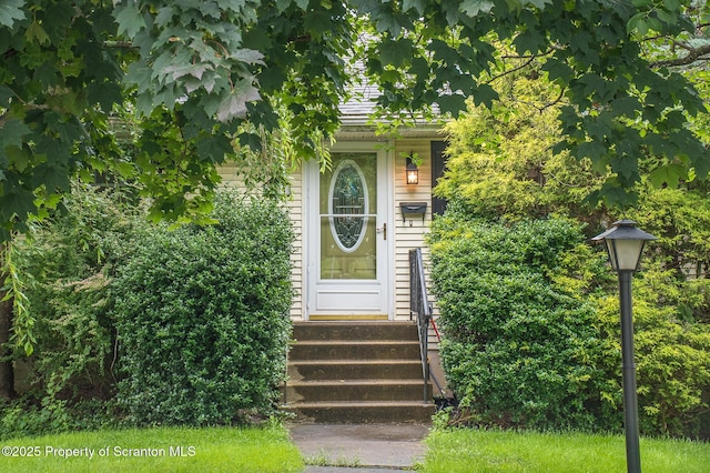 2714 Colliery Ave, Scranton, PA 18505 - property entrance
