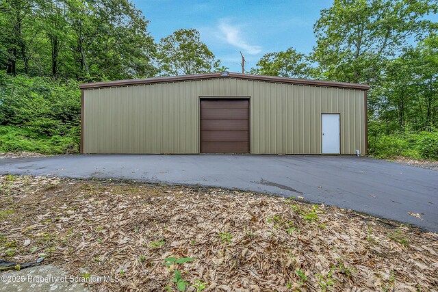 176 W Mountain Rd, Blakely, PA 18447 - photo 9