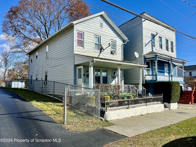 546 Emmett St, Scranton, PA 18505 - view of front of home featuring a porch and a fenced front yard