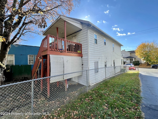 546 Emmett St, Scranton, PA 18505 - view of property exterior with stairs