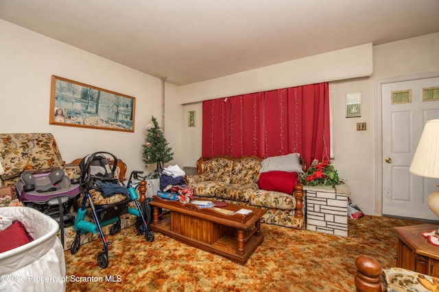 1010 Wood St, Old Forge, PA 18518 - living area featuring carpet flooring