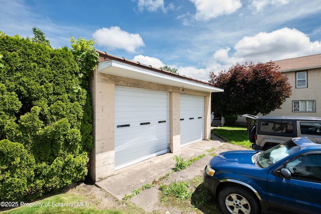 1010 Wood St, Old Forge, PA 18518 - view of garage