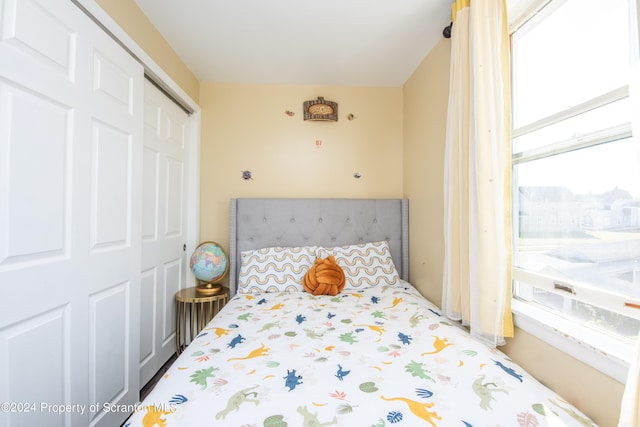 bedroom featuring a closet