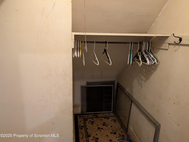 430 14th Ave, Scranton, PA 18504 - view of walk in closet