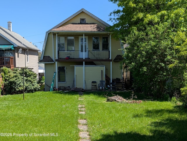 430 14th Ave, Scranton, PA 18504 - back of property with a balcony and a lawn