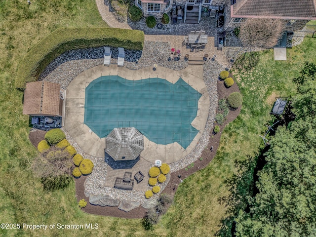 8 Eight Iron Dr, Mountaintop, PA 18707 - view from above of property with a pool