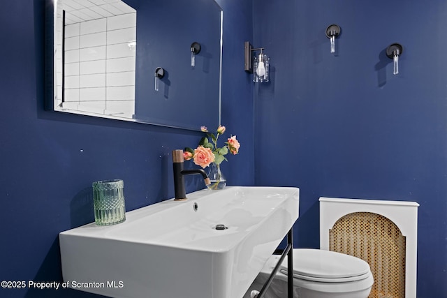 805 E Mountain Rd, Scranton, PA 18505 - bathroom with toilet and vanity