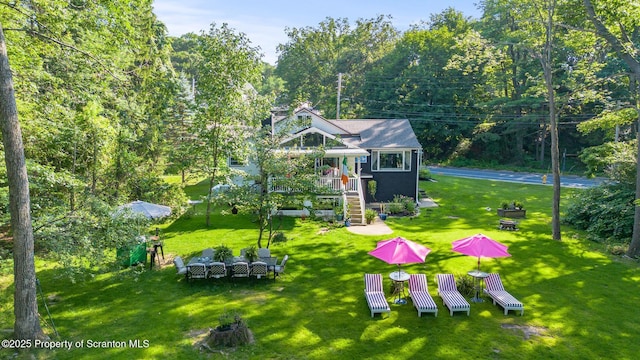 805 E Mountain Rd, Scranton, PA 18505 - view of property's community with a yard and stairway