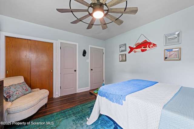 805 E Mountain Rd, Scranton, PA 18505 - bedroom with wood finished floors, a ceiling fan, and a closet
