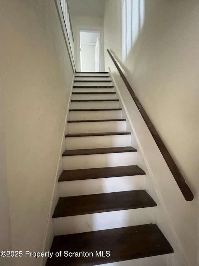 1353 Capouse 1351, Scranton, PA 18510 - view of staircase