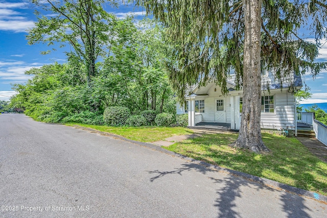 826 Moltke Ave, Scranton, PA 18505 - obstructed view of property with a front lawn