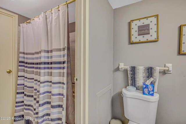 1504 Summit Pt Unit 1504, Scranton, PA 18508 - full bath with toilet and curtained shower
