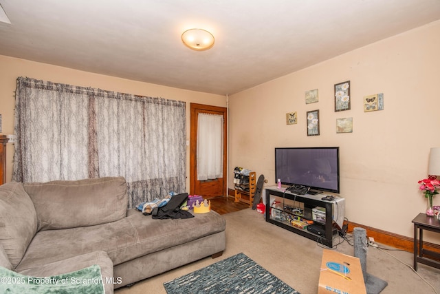 living area with baseboards