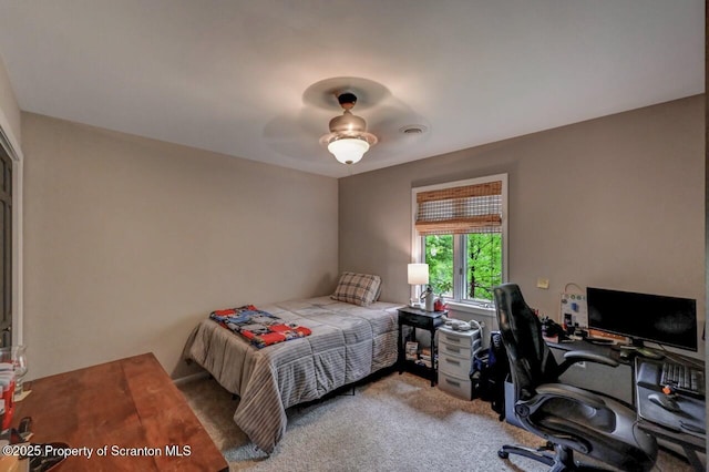 993 Oakmont Rd, Clarks Summit, PA 18411 - bedroom featuring carpet, a desk, and a ceiling fan