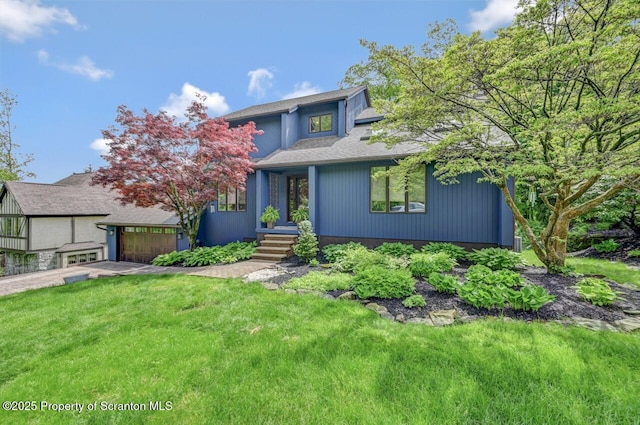 993 Oakmont Rd, Clarks Summit, PA 18411 - view of front of house featuring a front lawn and driveway