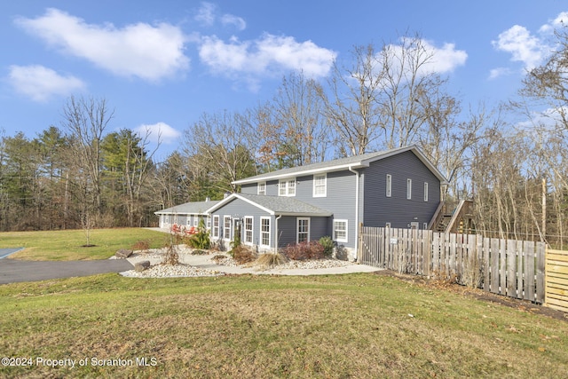 view of front of house with a front yard