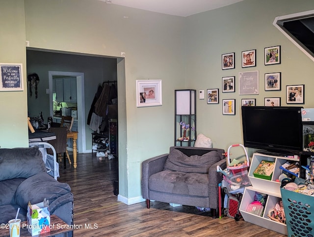 730732 Minooka Ave, Moosic, PA 18507 - living room featuring wood finished floors and baseboards