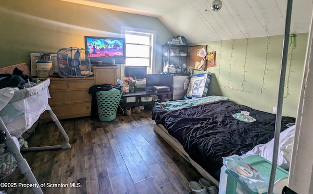 730732 Minooka Ave, Moosic, PA 18507 - bedroom with vaulted ceiling and hardwood / wood-style flooring