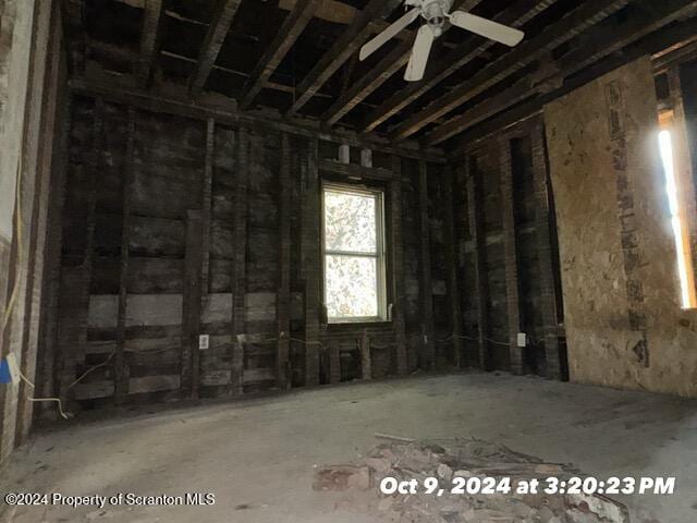 miscellaneous room featuring ceiling fan