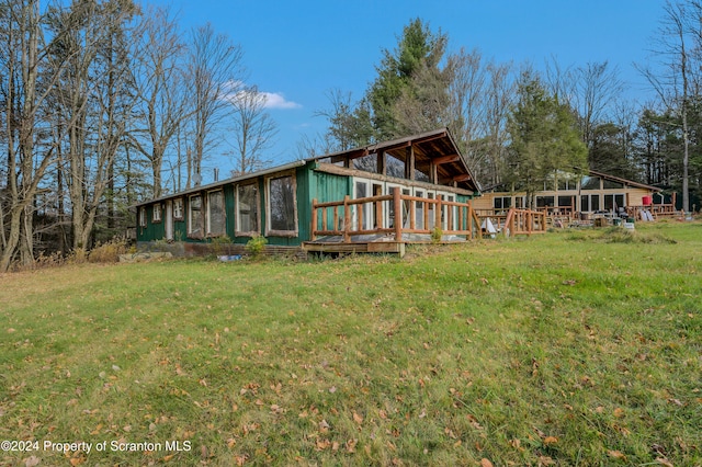 149 Lincoln Green Ln, Newfoundland, PA 18445 - view of front of home with a front yard