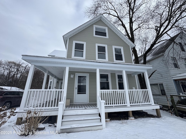 farmhouse featuring a porch