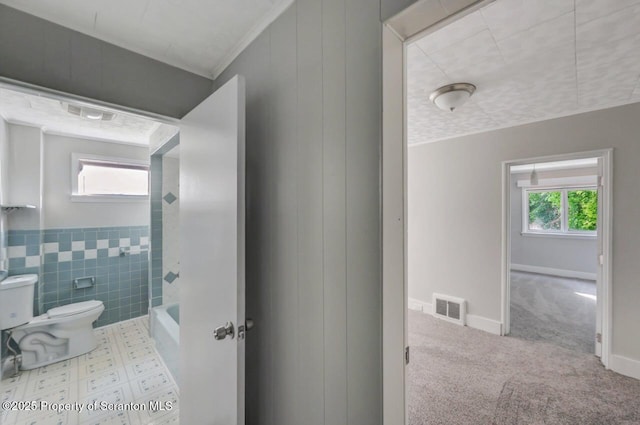 446 10th Ave, Scranton, PA 18504 - full bath featuring toilet and tile walls