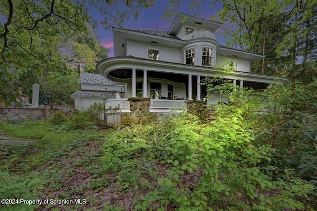 view of front of house with covered porch