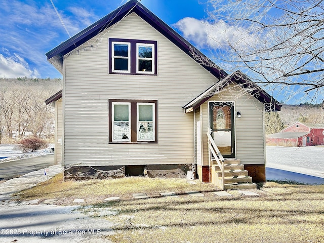 view of front of property featuring entry steps