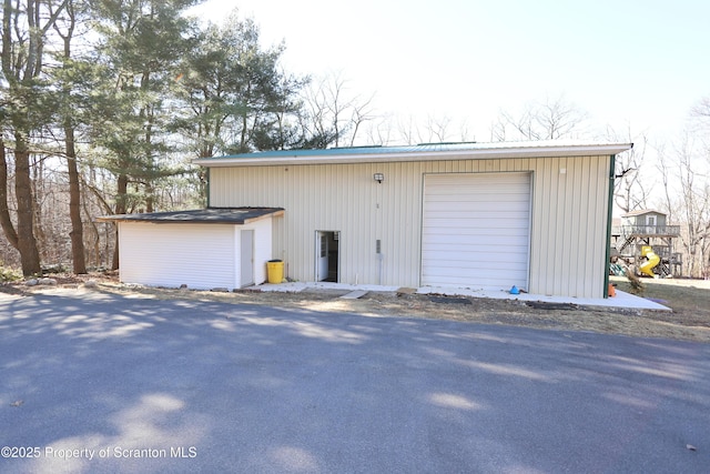 detached garage with driveway