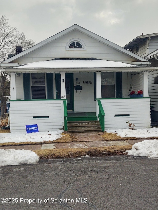 view of front facade with covered porch