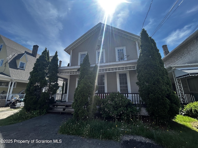 215 S Hyde Park Ave, Scranton, PA 18504 - view of front of property with a porch