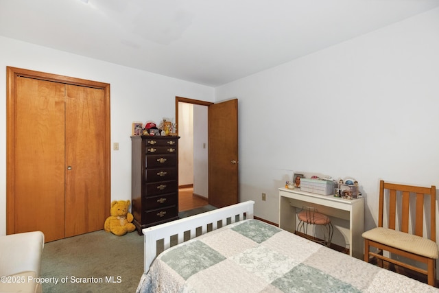 bedroom featuring carpet floors