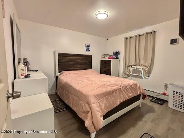 286 Meridian Ave, Scranton, PA 18504 - bedroom featuring wood finished floors and cooling unit