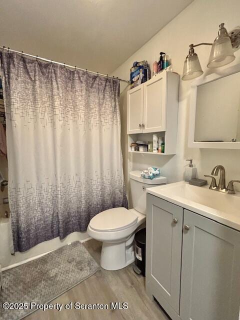 286 Meridian Ave, Scranton, PA 18504 - bathroom with vanity, wood finished floors, and shower / bath combination with curtain