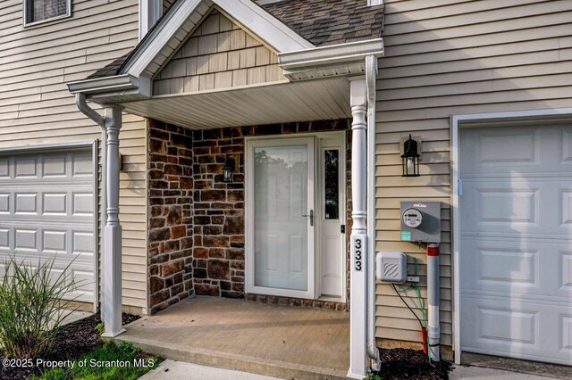 333 Shadow Wood Cir, Archbald, PA 18403 - photo 4