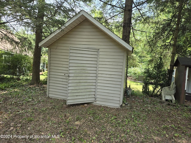 view of outbuilding