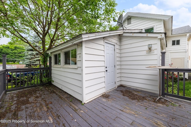 121 Throop St, Scranton, PA 18508 - view of wooden terrace
