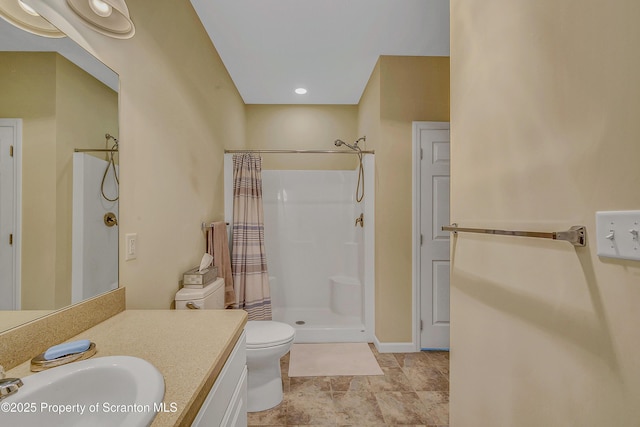 129 Wyndham Rd, South Abington Twp, PA 18411 - bathroom with curtained shower and vanity
