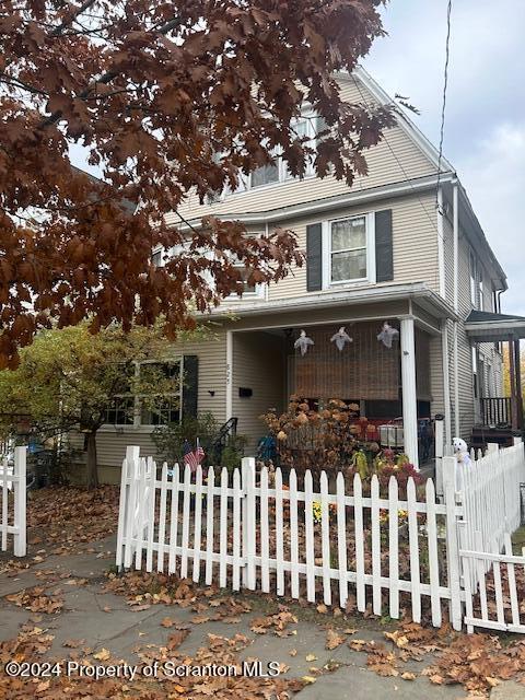 view of front facade