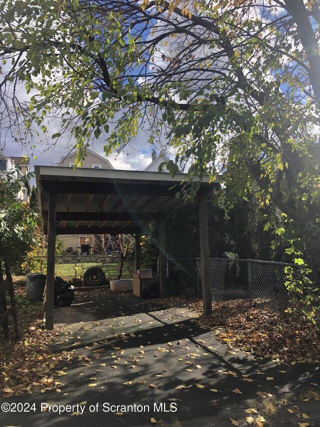 825 Prescott Ave, Scranton, PA 18510 - view of property's community with a carport