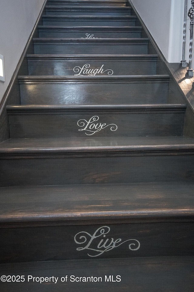 224 Shadow Wood Cir, Archbald, PA 18403 - view of stairway
