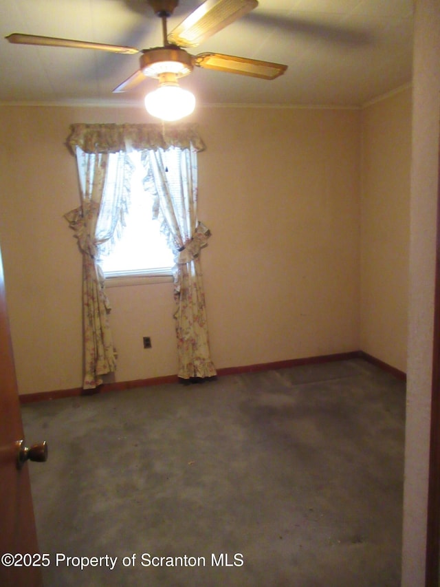 empty room with ceiling fan