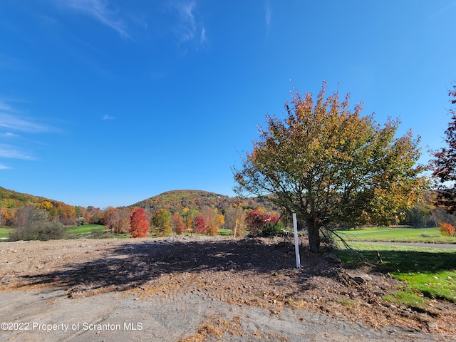 Listing photo 2 for 189 Clydesmuir Dr, Tunkhannock PA 18657