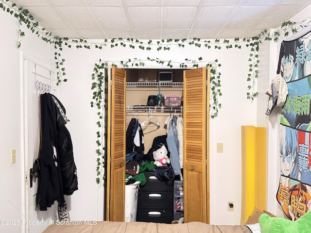 bedroom with a closet