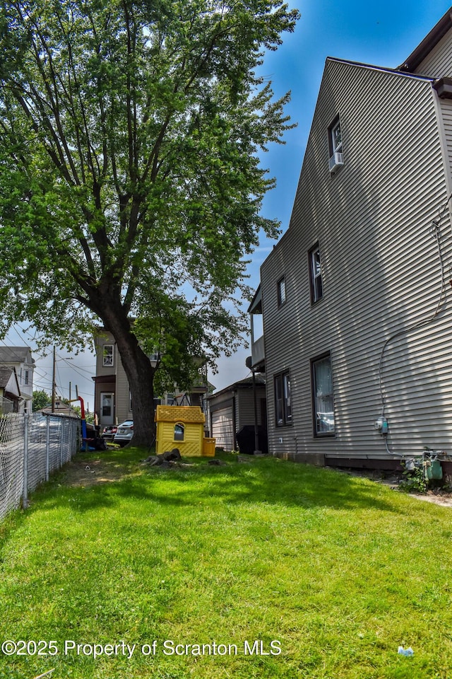 640 Alder St, Scranton, PA 18505 - view of yard