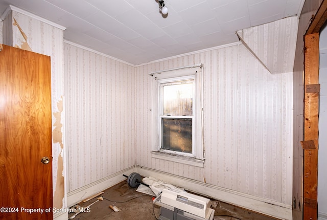 empty room with ornamental molding