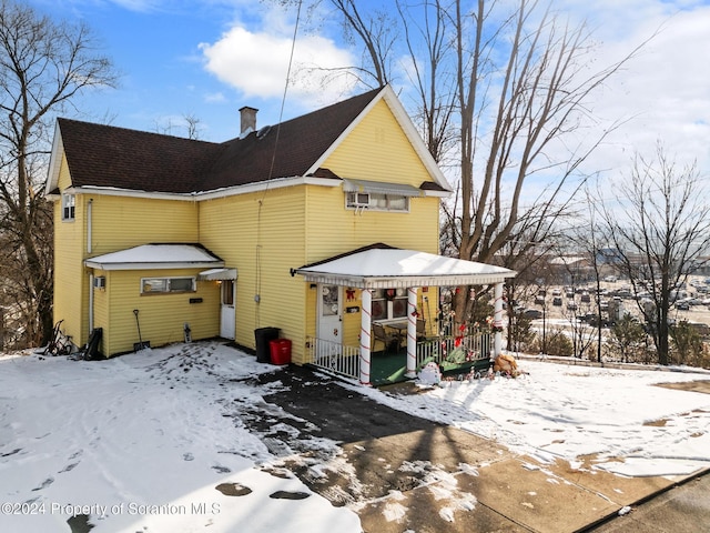 view of front of house featuring a porch